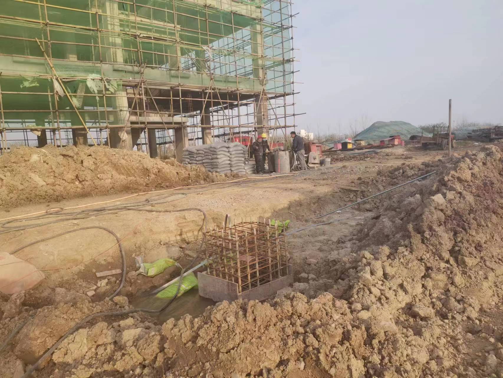 平泉当桥梁出现裂缝的时候应该及时加固修补